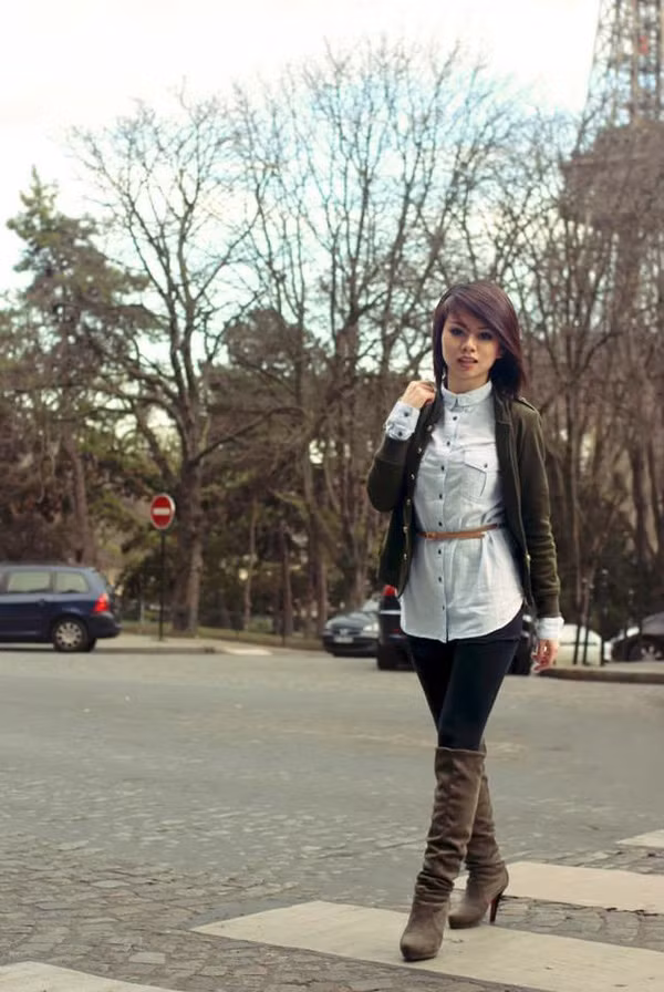 Hòa An cá tính khi dạo phố.