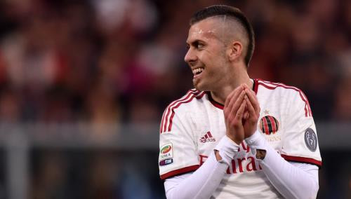 Mất hút trên hàng công của Paris Saint-Germain sau 3 mùa lận đận, Jeremy Menez trở thành món hàng miễn phí và cập bến San Siro mùa hè qua. Trở lại Serie A, nơi ngôi sao này từng thăng hoa trong màu áo Roma, Jeremy Menez lột xác bằng chuỗi phong độ ấn tượng. Ghi 12 bàn và 2 lần kiến tạo, cầu thủ người Pháp chính là điểm sáng hiếm hoi trong một mùa giải "thảm họa" của AC Milan.