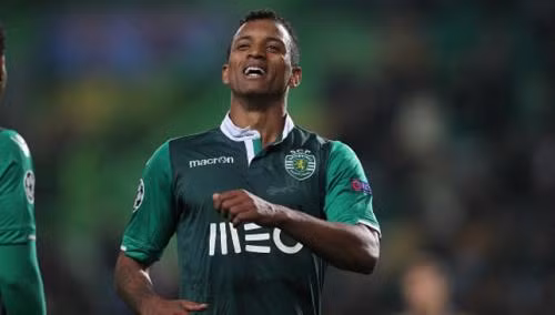 Bị ảnh hưởng nghiêm trọng bởi chấn thương, phong độ của Nani dần lụi tàn và không còn được trọng dụng. Món hàng thải của MU đã dạt về Sporting Lisbon mùa hè vừa qua.Với 4 bàn thắng cùng 2 kiến tạo chỉ sau 5 trận ở vòng bảng Champions League, Nani chính là làn gió mới giúp sức đưa Sporting bay cao ở đấu trường châu Âu.