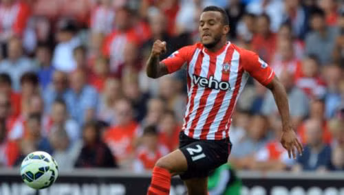 Ryan Bertrand từng là viên ngọc sáng giá khi mới gia nhập Chelsea, nhưng lại có khoảng thời gian vô cùng khó khăn ở Chelsea, phải phiêu bạt sang Southampton theo dạng cho mượn. Đến với Southampton, Bertrand gây ấn tượng mạnh bằng lối chơi cần mẫn, giàu tốc độ và sức mạnh. Với 2 bàn thắng và 2 đường kiến tạo, cầu thủ người Anh đang trên con đường trở thành một trong những hậu vệ trái hay nhất Premier League.