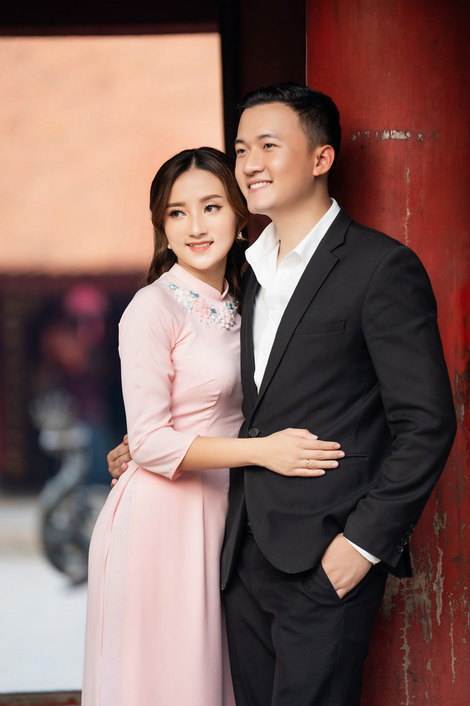 "Chính con đã làm cho mình có động lực vươn lên và mỗi lần đi học mình đều đi hai người. Mình thường nói vui với mọi người là "hai mẹ con cùng nhau đi học" nên không sợ buồn. Từ khi lên chức mẹ, mình vui lắm!"