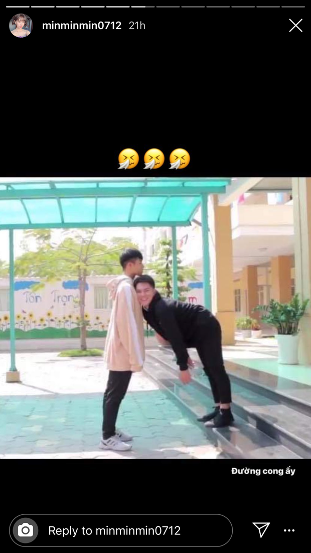 Đâm đầu kiểu này trông có vẻ đau lưng hơn là đau đầu.