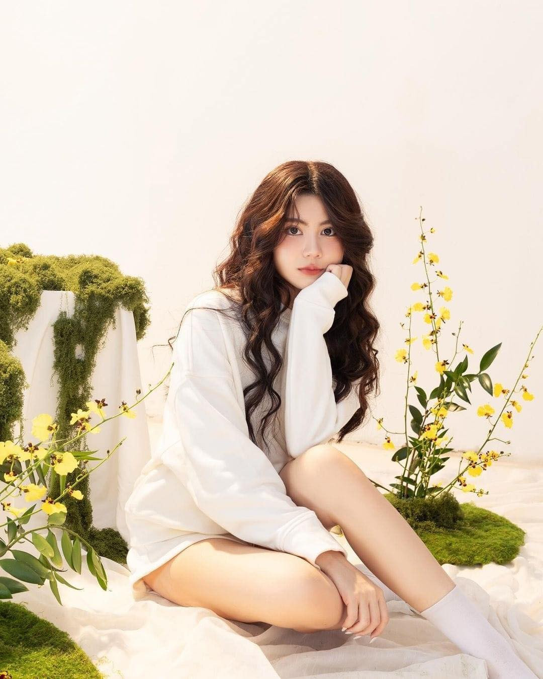 Trong những khoảnh khắc thường ngày, Hạt Dẻ trung thành với kiểu tóc ép thẳng.