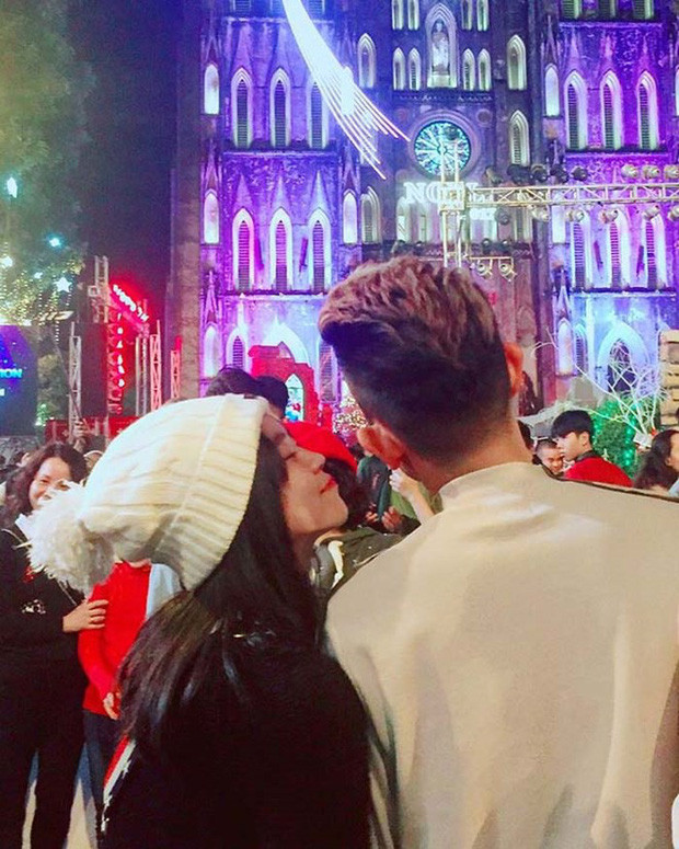 Hồng Duy là một trong những cầu thủ U23 Việt Nam tại Thường Châu ngày ấy chưa từng công khai bạn gái trên mạng xã hội. Anh chàng chỉ thường xuyên trở thành KOL bất đắc dĩ, quảng cáo các sản phẩm mỹ phẩm mà bạn gái kinh doanh. Dựa vào một bức ảnh hiếm hói, danh tính bạn gái nam cầu thủ được cho là Lục Bảo Trang (sinh năm 1997), sinh viên Đại học Sân khấu Điện ảnh TP HCM, đồng hương Bình Phước của Duy Pinky.