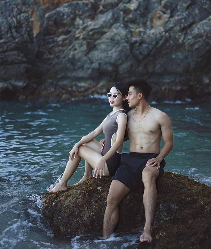 Ngoài việc thành lập thương hiệu thời trang riêng, bà xã của Ngọc Tiến cũng phụ giúp gia đình kinh doanh.