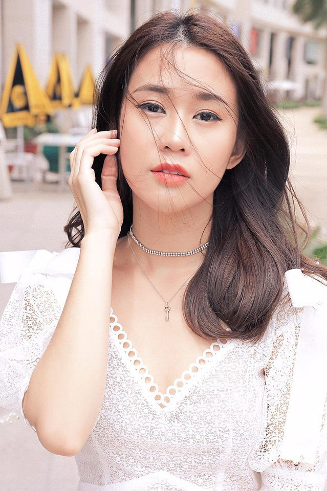 Người vẫn theo đuổi nghệ thuật, người lùi khỏi ánh đèn sân khấu và chỉ tập trung cho cuộc sống gia đình nhưng chúng ta đều có thể thấy rằng, nhan sắc của dàn hot girl đời đầu dù đã chạm ngưỡng 30 tuổi vẫn vô cùng xinh đẹp và quyến rũ.