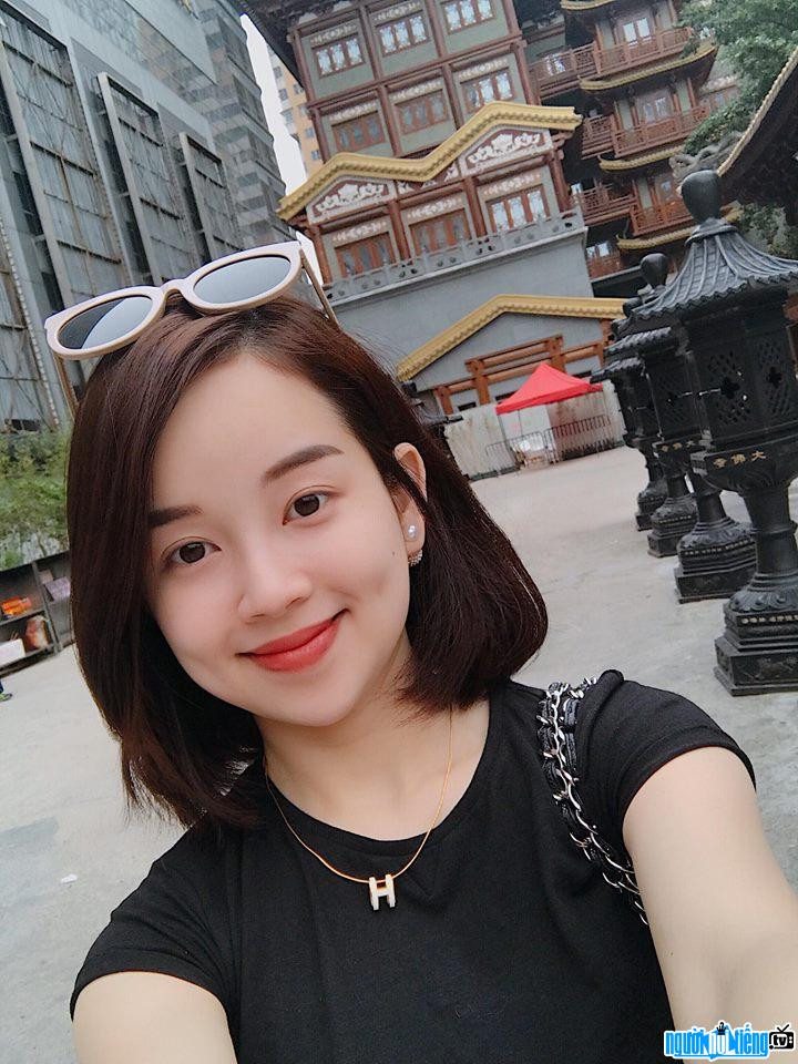 Sau mọi ồn ào tình ái liên quan tới Mạc Hồng Quân, Khánh Ly quyết định trở thành mẹ đơn thân, một mình nuôi dưỡng con trai.