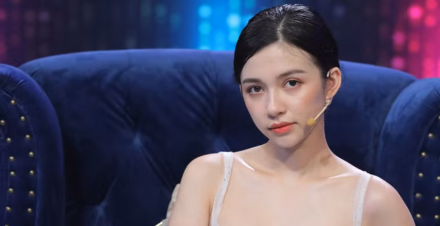 Tập 2 "Người ấy là ai" tiếp tục gây chú ý với cô nàng Diễm Quỳnh, 26 tuổi hiện đang làm trong lĩnh vực mẫu ảnh cũng như kinh doanh áo cưới.