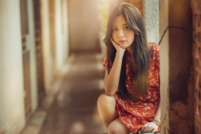 Huyền cho biết ban đầu gia đình không hoàn toàn ủng hộ con đường mà cô chọn. "Bố mẹ muốn mình làm giáo viên hơn. Nhưng vì thấy con gái thật sự yêu thích, đam mê với công việc hiện tại, trước đó mình đã hứa sẽ hoàn thành việc học tập nên bố mẹ cũng yên tâm và ủng hộ quyết định của mình". Nói về dự định tương lai, Huyền tiết lộ sẽ tiếp tục học lên thạc sĩ ngành Tâm lý học.