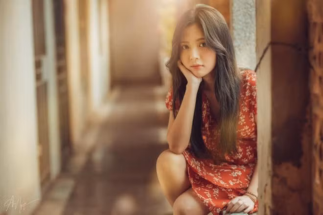 Huyền cho biết ban đầu gia đình không hoàn toàn ủng hộ con đường mà cô chọn. "Bố mẹ muốn mình làm giáo viên hơn. Nhưng vì thấy con gái thật sự yêu thích, đam mê với công việc hiện tại, trước đó mình đã hứa sẽ hoàn thành việc học tập nên bố mẹ cũng yên tâm và ủng hộ quyết định của mình". Nói về dự định tương lai, Huyền tiết lộ sẽ tiếp tục học lên thạc sĩ ngành Tâm lý học.