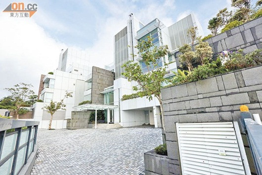 “Ông vua hài kịch” Châu Tinh Trì sở hữu khối tài sản “khủng” thế nào? - Hình 3 “Ong vua hai kich” Chau Tinh Tri so huu khoi tai san “khung” the nao?-Hinh-3