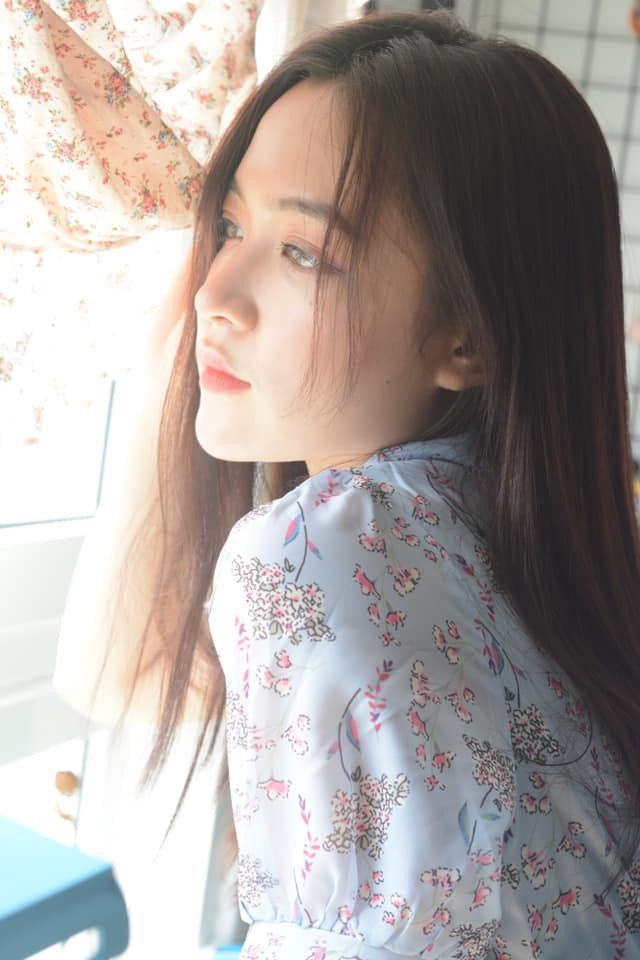 Về dự định tương lai, Phi Linh thổ lộ bản thân còn quá trẻ, những đam mê, nhiệt huyết luôn thường trực bên trong, cô muốn tận dụng để làm nhiều thứ, để bản thân trải nghiệm, học hỏi nhiều điều.