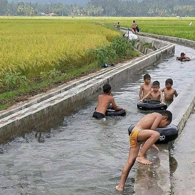 Khi chưa có hồ bơi thì nơi đây là địa điểm tụ tập mỗi chiều hè.