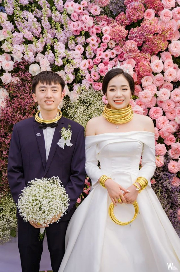 Được biết, chú rể tên Nguyễn Lâm và cô dâu là Ngô Đa Ly. Cặp đôi đến từ Bắc Ninh.