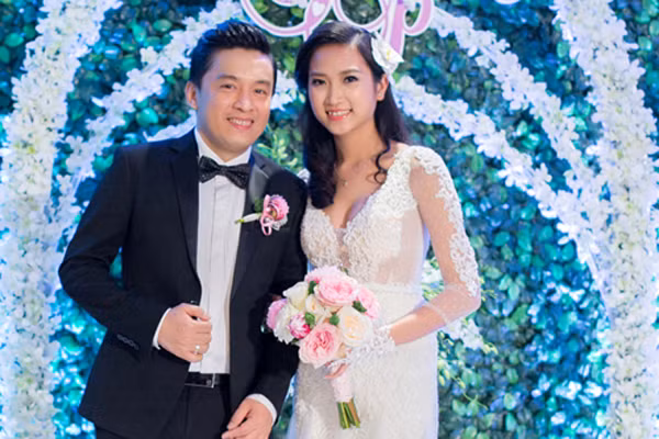 Năm 2014, Lam Trường kết hôn với Yến Phương, kém anh 17 tuổi sau cuộc hôn nhân đầu đổ vỡ. Quyết định tiến thêm một bước nữa của nam ca sĩ nhận được nhiều lời chúc mừng. Dù cách biệt về tuổi tác nhưng giọng ca "Kathy Kathy" và bà xã rất hiểu nhau. Không những vậy, anh và vợ 9x được cho là có "duyên tiền định" từ trước. Được biết, Yến Phương là fan của ca sĩ Lam Trường trong nhiều năm. Hiện tại, cặp đôi đã có với nhau một bé gái xinh xắn tên Phoebe.