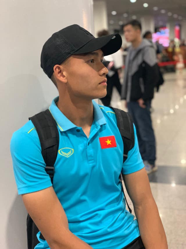 Với lợi thế về ngoại hình, cầu thủ quê Thái Bình hoàn toàn có thể lấn sân sang lĩnh vực người mẫu nếu muốn.