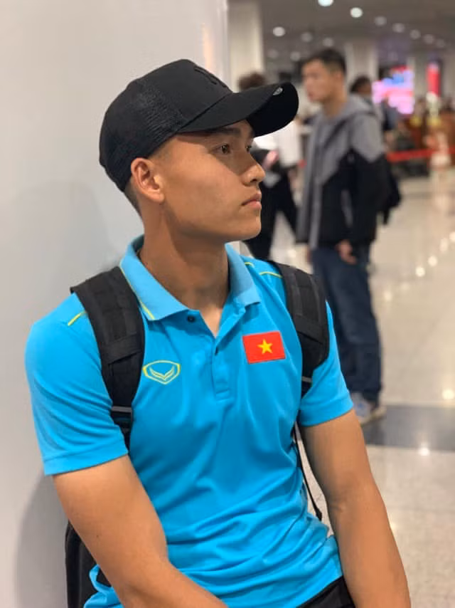 Với lợi thế về ngoại hình, cầu thủ quê Thái Bình hoàn toàn có thể lấn sân sang lĩnh vực người mẫu nếu muốn.