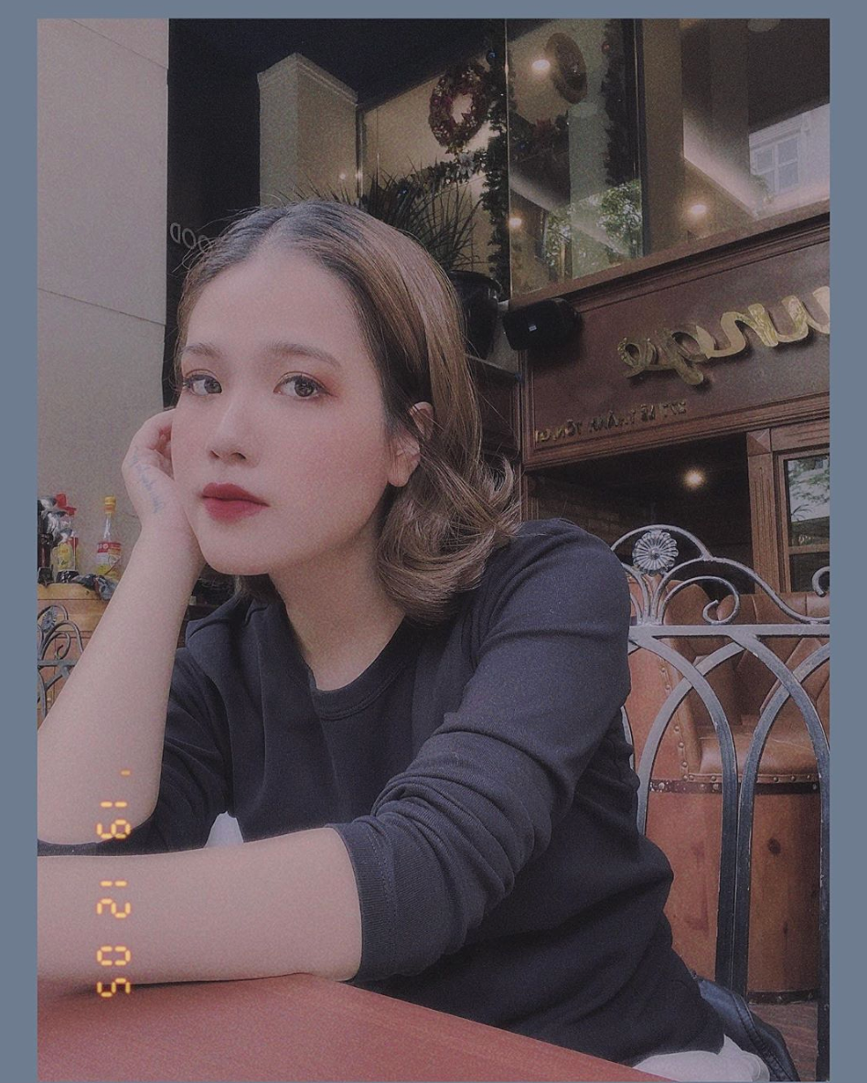 Khi được hỏi về mối quan hệ với Quang Hải, Huyền My trả lời nửa úp nửa mở, không khẳng định cũng chẳng phụ đị vô cùng đáng ngờ. Cô mong muốn dù chuyện đời tư có như thế nào thì người hâm mộ vẫn luôn ủng hộ cầu thủ gốc Đông Anh.