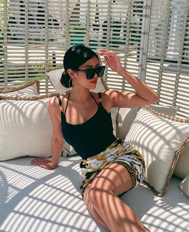 Vốn là một rich kid đình đám, thế nhưng sau khi nhiễm COVID-19, cách ứng xử của Tiên Nguyễn và gia đình cô đã ghi điểm tuyệt đối, khiến cộng đồng mạng hết lời khen ngợi "vừa giàu vừa có đức".