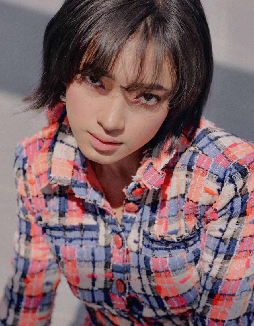 Hot girl Hà Thành cho biết trong thời gian ở khu cách ly, cô đợi đội ngũ y tế và nhân viên hậu cần hỗ trợ nhiệt tình, ăn uống đủ chất và sống lành mạnh hơn ở nhà rất nhiều.