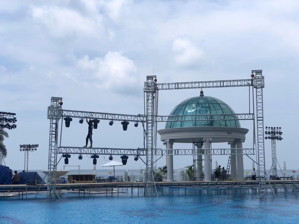 Địa điểm được chọn tổ chức đám cưới Đông Nhi - Ông Cao Thắng thông báo trước là tại resort 5 sao Vinpearl Phú Quốc vào lúc 17h30 ngày 9/11.