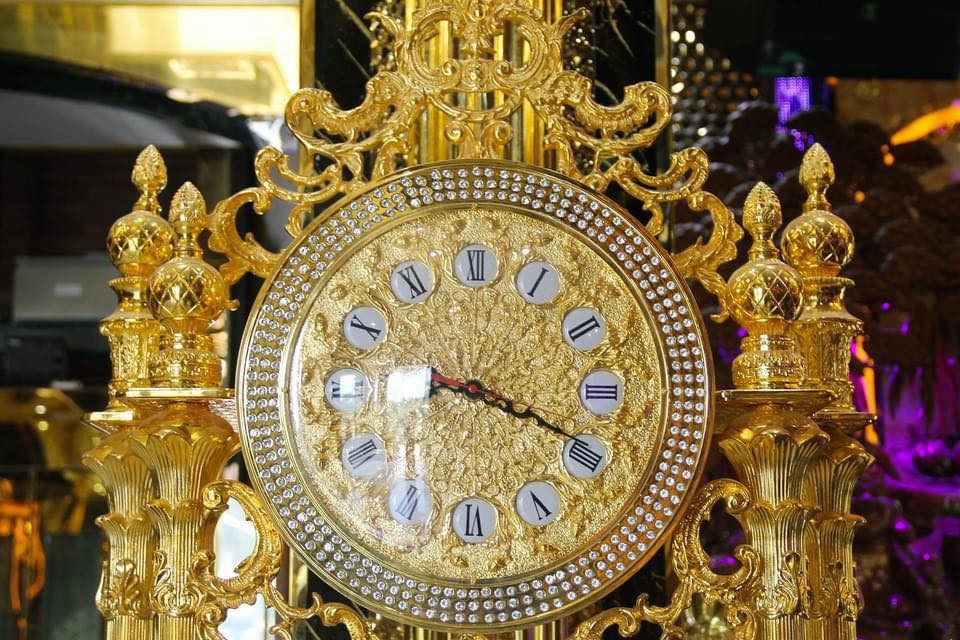 Tòa nhà có diện tích sàn 400m2 trên tổng diện tích 7.200m2, bao gồm cả khuôn viên, sân vườn, với 3 tầng chính, 3 tầng tum (tum cao nhất 18m). Tổng chiều cao công trình gần 40m.