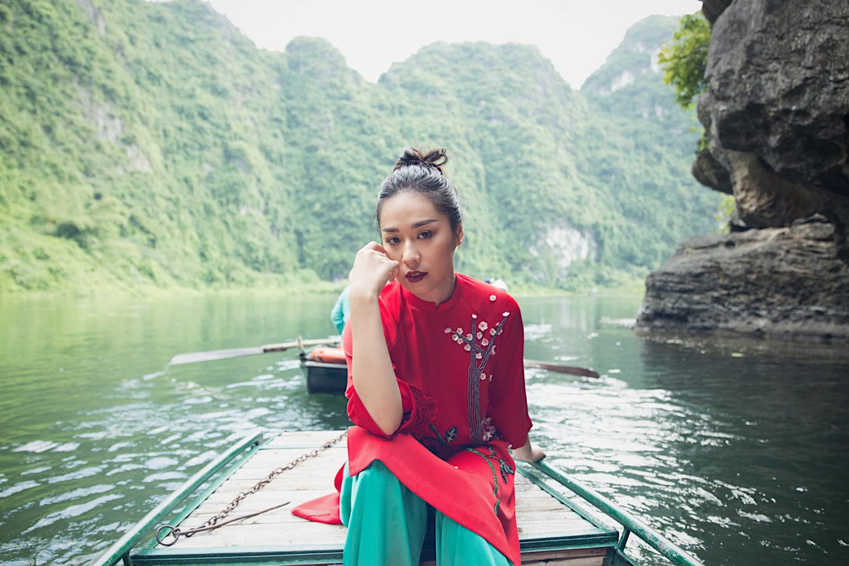 Sau khi tốt nghiệp Học viện Ngoại giao, Hà My công tác tại Vụ Báo chí của Bộ Ngoại giao sau đó chuyển đến làm biên tập viên tại Phòng quốc tế của VTV24.