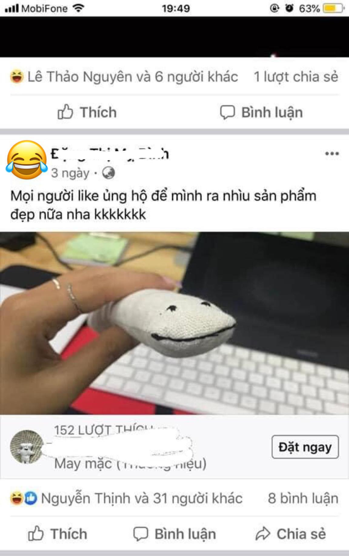 Ngay sau đó, cô gái này bắt đầu khởi nghiệp bằng cách lập hẳn fanpage để đăng bán những con gấu bông chính tay mình tự may. Được biết giá bán chỉ khoảng vài chục ngàn, nếu còn sót lại thì sẽ được giảm chỉ còn 10 ngàn/con.