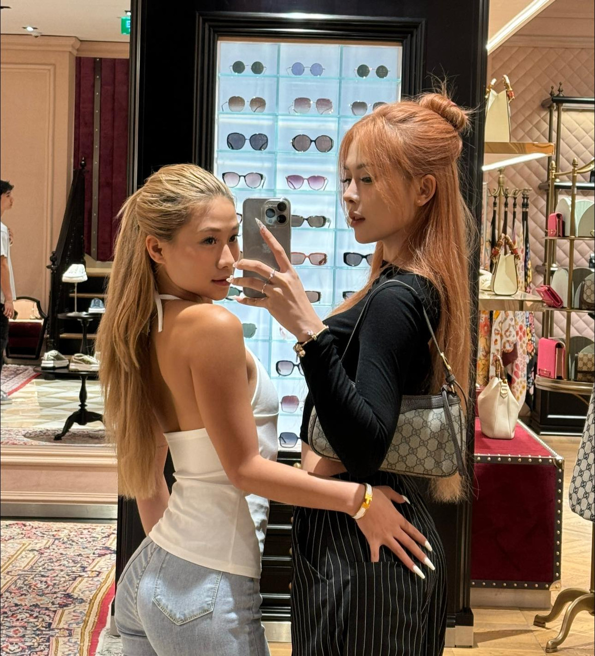 Tuy nhiên nhiều người đã nhận xét rằng nếu không phải do bị làn sống tẩy chay từ netizen, cũng như sự "quay lưng" của bạn bè thì liệu cô nàng có nhận ra lỗi của mình không.