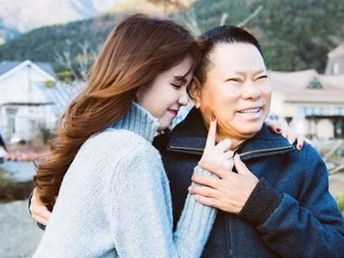 Lý do mà cả hai đưa ra là sau thời gian tìm hiểu cảm thấy không phù hợp nên quyết định "đường ai nấy đi" trong vui vẻ.