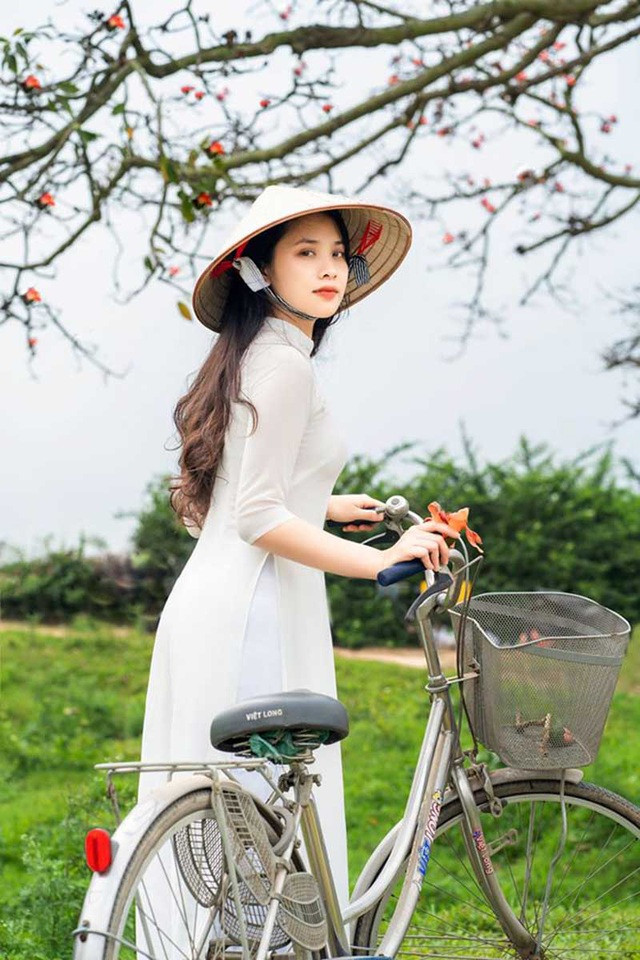 Nữ sinh quê Hà Tĩnh đang hoàn thành khóa luận tốt nghiệp, quãng thời gian sinh viên còn lại của Nhung thật sự rất ý nghĩa khi gắn liền với ngôi trường này.