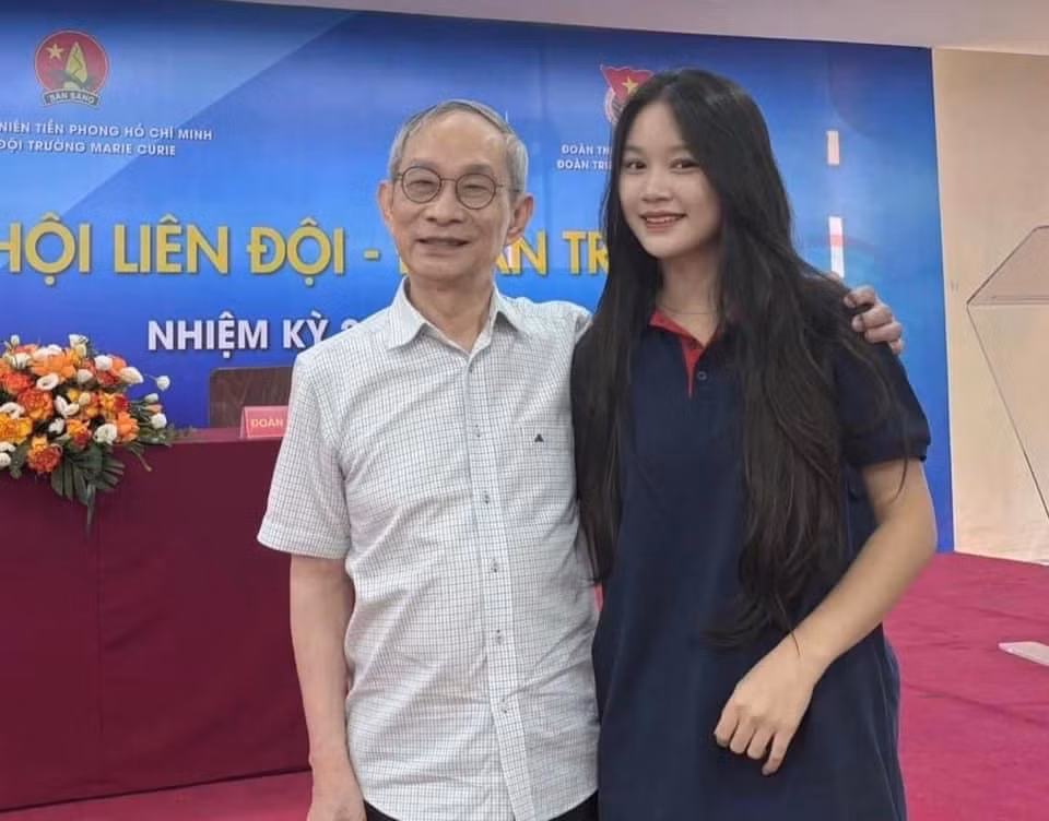 Nữ sinh 17 tuổi có vẻ đẹp ngọt ngào, dễ gây thiện cảm với người đối diện.