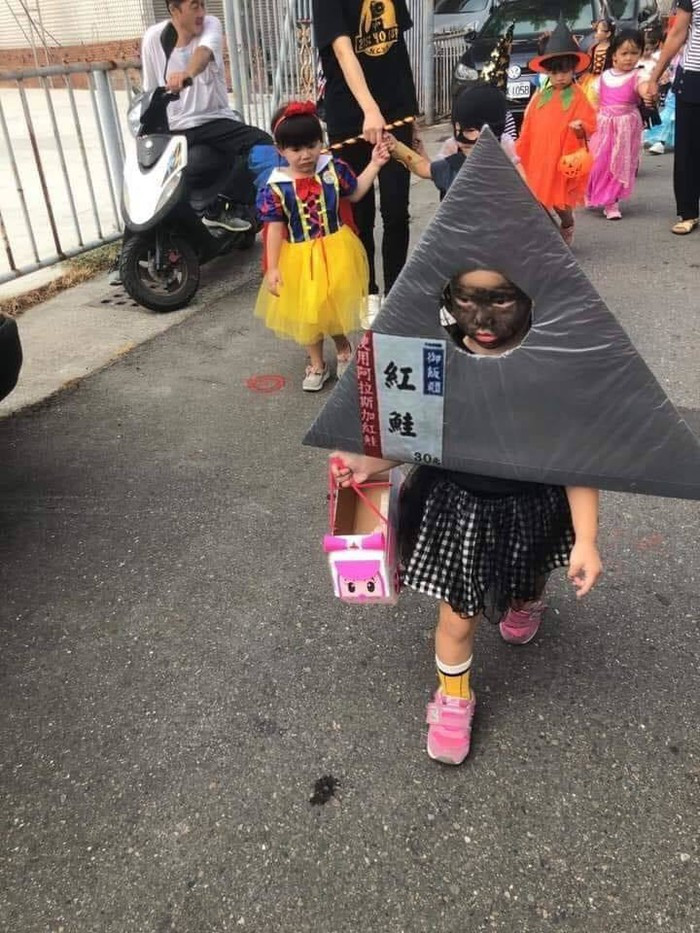 Những hình ảnh trên khi được đăng tải trên mạng xã hội đã nhận được sự quan tâm và chia sẻ nhanh chóng từ cư dân mạng. Nguồn ảnh: ST