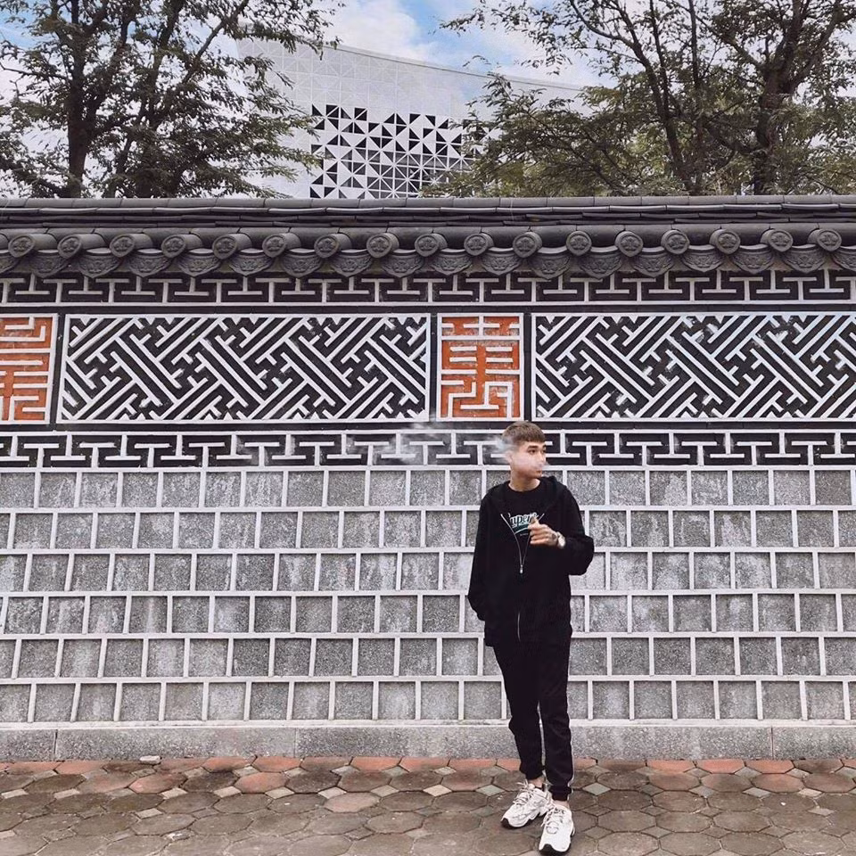 "Du lịch Hàn Quốc" với giá 30.000 đồng tiền xăng xe là điều quá đơn giản đối với giới trẻ Hà Thành.