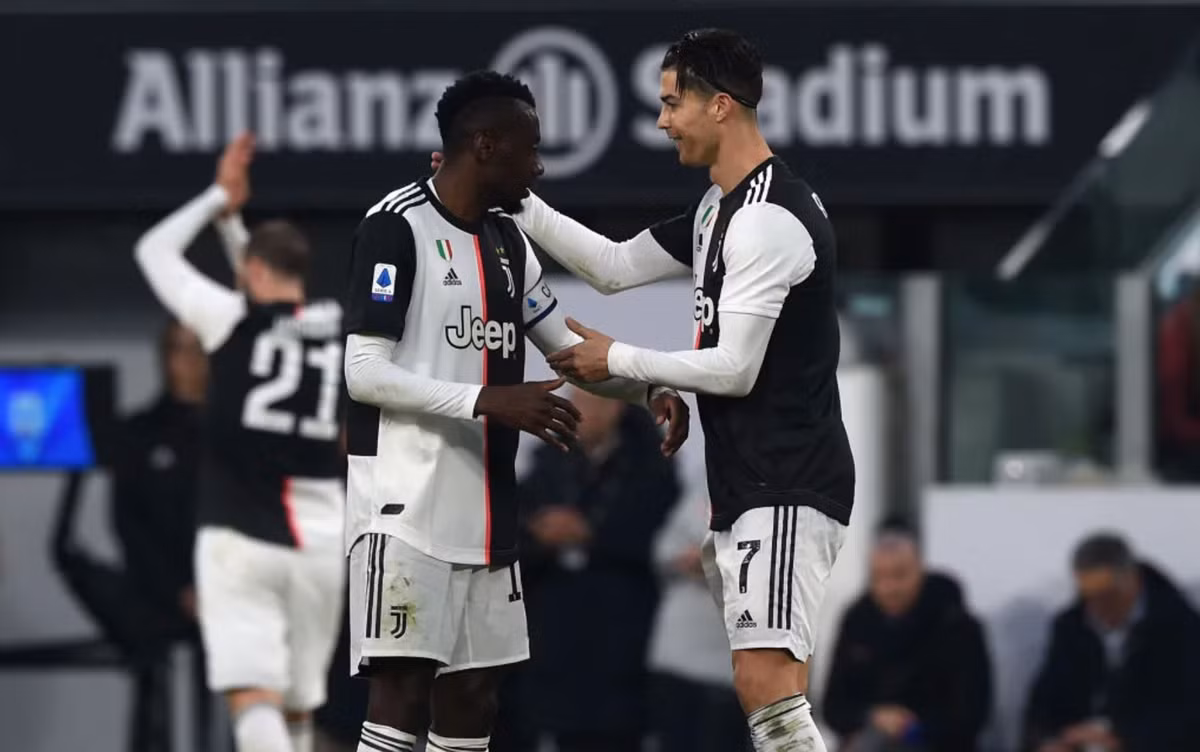 Cách đây không lâu, CLB Juventus thông báo tiền vệ Blaise Matuidi đã có kết quả dương tính Covid-19 sau khi trải qua các xét nghiệm y tế.