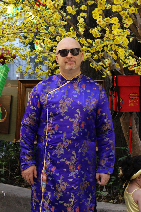 Áo dài là trang phục truyền thống Việt Nam, thể hiện nét đẹp truyền thống cũng như văn hóa dân tộc Việt.