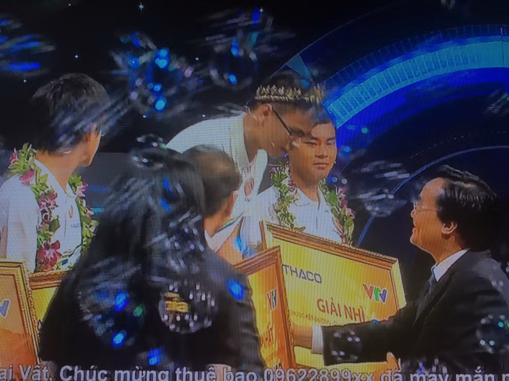 Quán quân Đường lên đỉnh Olympia 2019 - Thế Trung xuất sắc vượt qua các thí sinh còn lại với 245 điểm và giành được giải thưởng 35.000 USD.