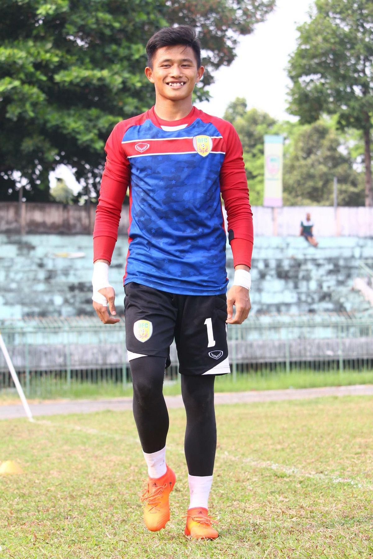 Đúng như thủ thành Bùi Tiến Dũng từng nói: "Điều kiện đầu tiên khi làm thủ môn là phải đẹp trai", Phan Văn Biểu sở hữu nhan sắc không hề thua kém các đàn anh như Đặng Văn Lâm, Bùi Tiến Dũng.