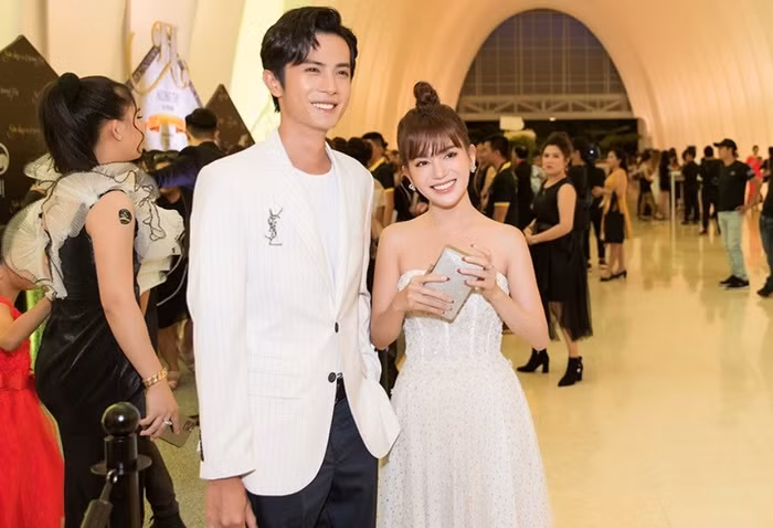 Có thể nói, Huỳnh Phương và Sĩ Thanh hiện tại là cặp đôi được chú ý nhất nhì showbiz sau khi công khai mối quan hệ.
