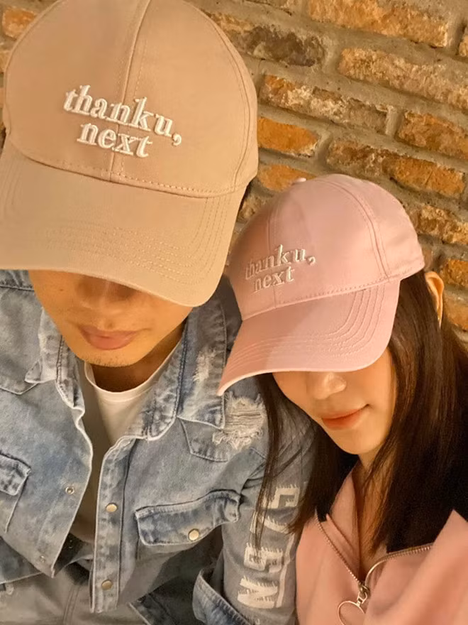 Hiện tại những hình ảnh và thông tin về cặp đôi Huỳnh Phương và Sĩ Thanh luôn nhận được sự quan tâm của cư dân mạng.