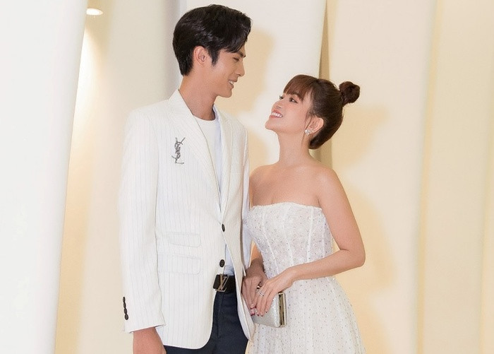 “Cà khịa cực mạnh”: FAP TV diễn lại cảnh tình cảm Huỳnh Phương và Sĩ Thanh “Ca khia cuc manh”: FAP TV dien lai canh tinh cam Huynh Phuong va Si Thanh