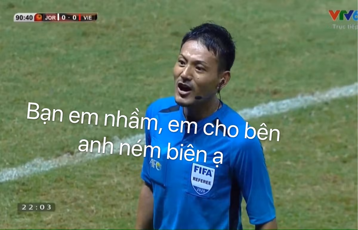Trọng tài chính trong trận U23 Việt Nam - U23 Jordan được dân mạng phong tặng danh hiệu "Hoa hậu thân thiện" thay cho HLV Lee Young Jin vì nụ cười thường trực trên môi suốt hơn 90 phút của trận đấu.