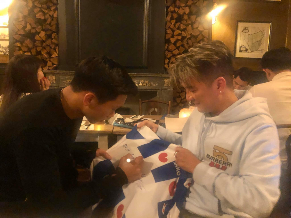 Đàm Vĩnh Hưng còn cho biết, bữa ăn tối diễn ra trong sự vui vẻ, ấm áp khi mọi người liên tục vui đùa nhau.