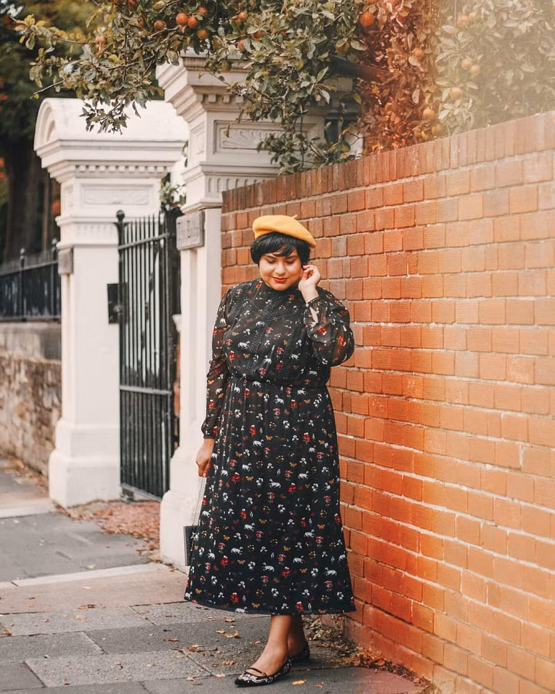 Một số cách phối đồ cho nàng béo: Váy, quần cạp cao; váy liền dáng suông; sử dụng họa tiết, màu sắc có chọn lọc.