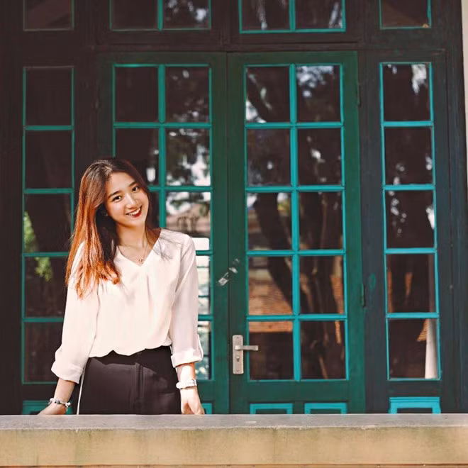 Giáo viên dạy Văn tương lai chia sẻ, ngay từ khi còn là học sinh cấp 2 bản thân đã có niềm yêu thích đặc biệt với môn văn. Cô từng đạt nhiều giả học sinh giỏi văn cấp thành phố, cấp quận và cấp cụm.