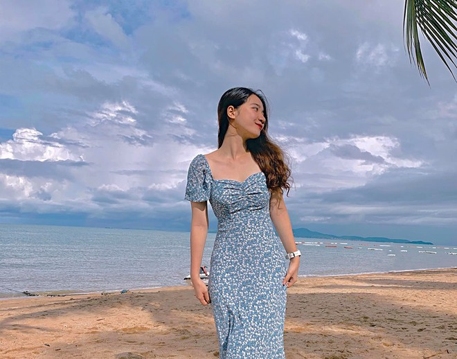 Hiện tại, tuy chưa chính thức làm nữ giáo viên môn Văn nhưng Mai Phương đã đi dạy kèm ở bên ngoài.