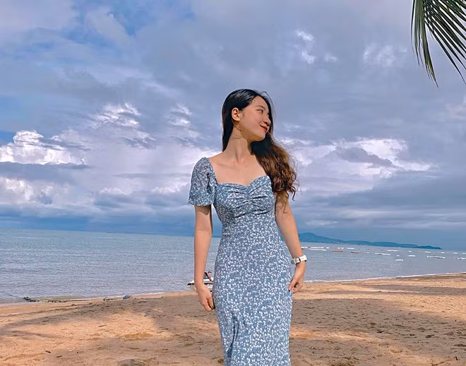 Hiện tại, tuy chưa chính thức làm nữ giáo viên môn Văn nhưng Mai Phương đã đi dạy kèm ở bên ngoài.