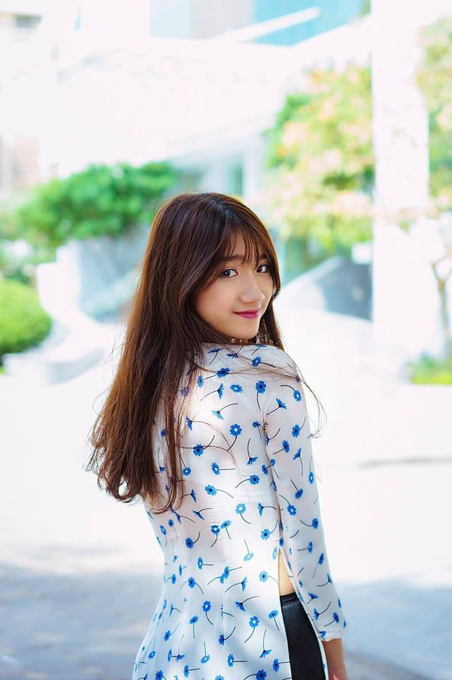 Mai Phương hiện là sinh viên năm 4, Sư phạm Ngữ Văn, trường ĐH Sư Phạm Hà Nội. Cô nàng cũng là cựu học sinh ngôi trường THPT Chu Văn An danh tiếng.