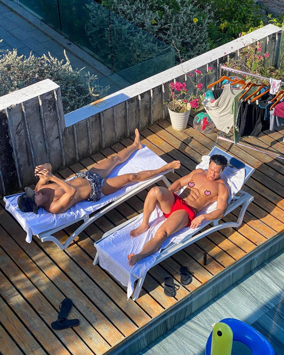 Tại Việt Nam, Park Hae Jin từng được gọi là "chàng rể quốc dân" xứ kim chi.