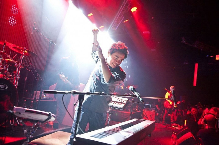 "Vũ khúc ánh sáng" là countdown party 2020 được chào đón nhất năm. Chương trình được tổ chức vào 19h ngày 31/12/2019 tại Vườn hoa Tượng đài Lý Thái Tổ (quận Hoàn Kiếm).